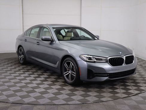 Used 2021 BMW 530e xDrive 530e iPerformance w/ Convenience Package image 3