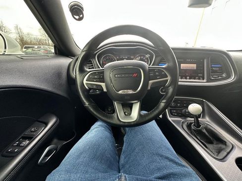 Used 2016 Dodge Challenger R/T Scat Pack w/ Leather Interior Group image 24