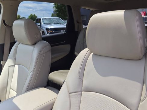 Used 2018 Buick Enclave Essence FWD image 26