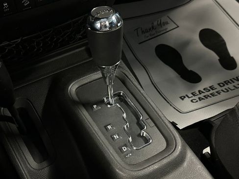 Used 2013 Jeep Wrangler Sport AWD/4WD image 15