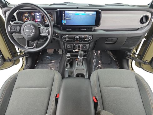 Used 2025 Jeep Gladiator Sport AWD/4WD image 9