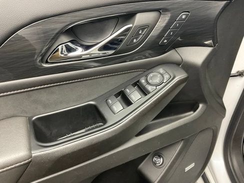 Used 2023 Chevrolet Traverse High Country w/ LPO, Floor Liner Package AWD/4WD image 10