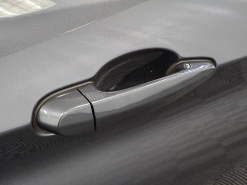 Used 2015 BMW M4 Convertible image 23