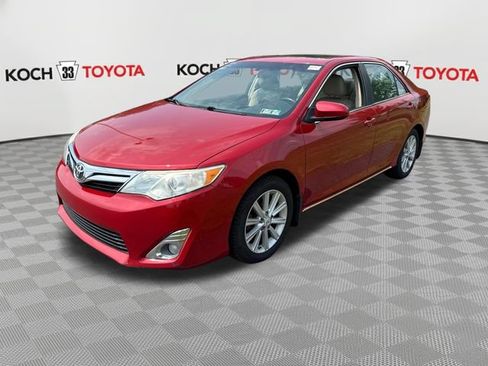 Used 2012 Toyota Camry XLE w/ Leather Pkg FWD image 3