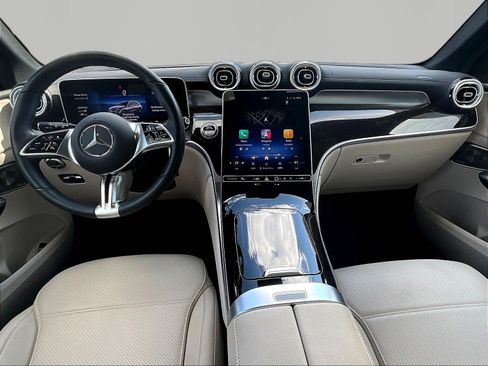 Used 2025 Mercedes-Benz GLC 300 4MATIC image 7