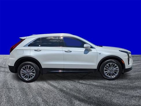 Used 2024 Cadillac XT4 Premium Luxury FWD image 3