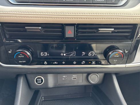 Used 2022 Nissan Rogue SV w/ SV Premium Package image 30