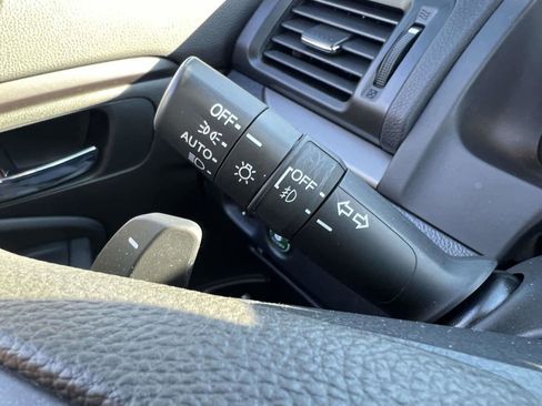 Used 2022 Honda Pilot Sport image 32