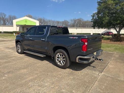 Used 2020 Chevrolet Silverado 1500 LTZ w/ LTZ Premium Package image 27