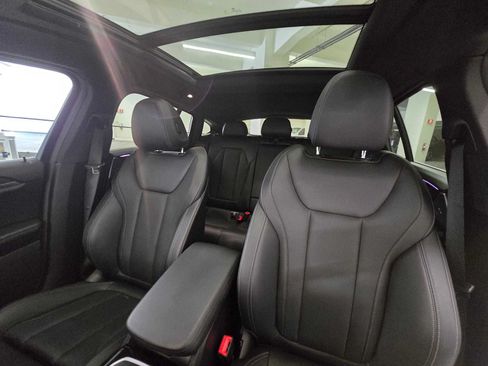 Used 2025 BMW X4 xDrive30i AWD/4WD image 22