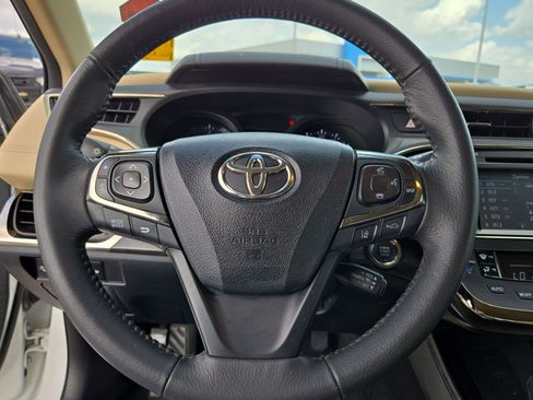 Used 2018 Toyota Avalon XLE Premium image 21