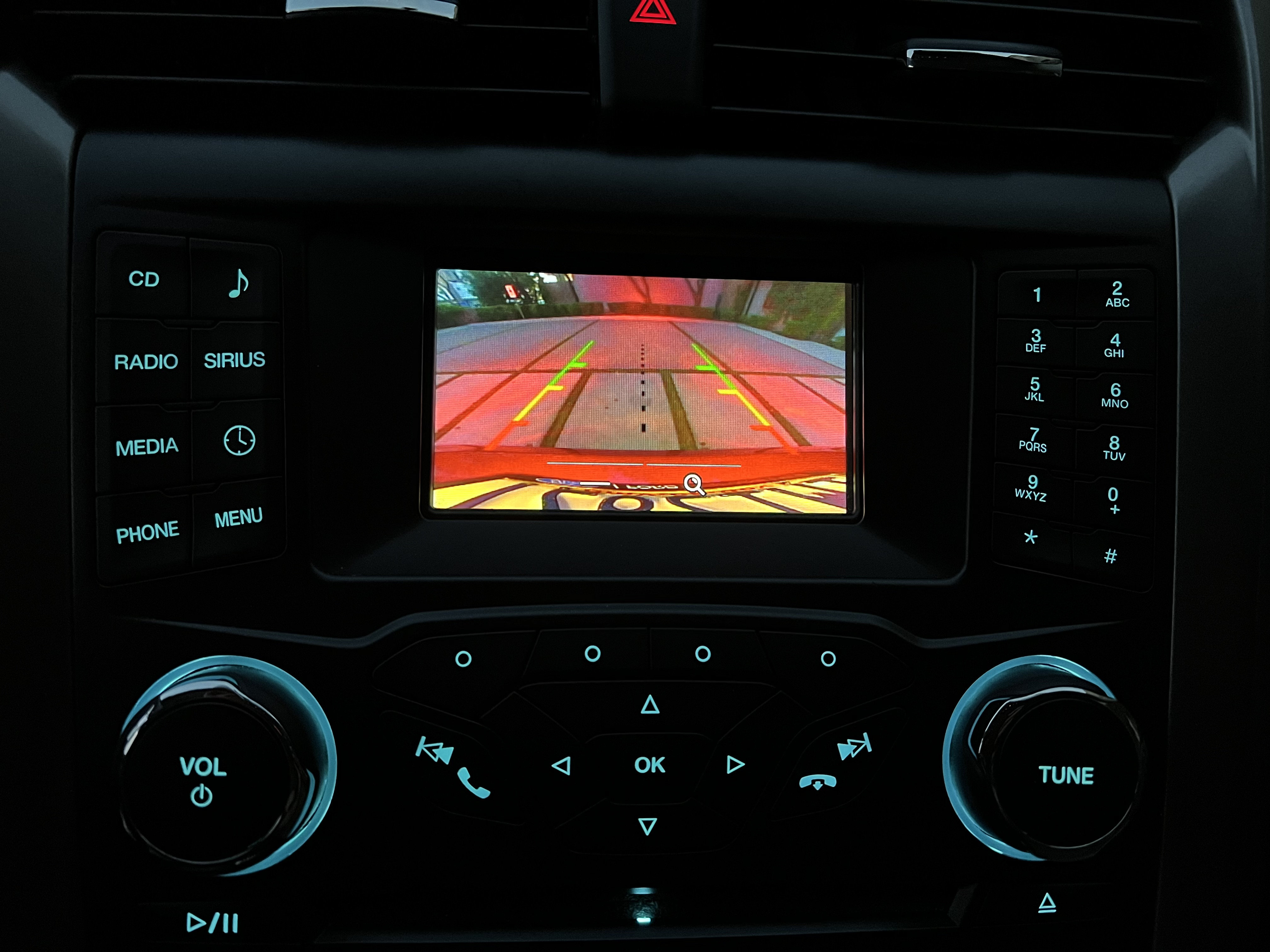 Used 2018 Ford Fusion SE FWD image 16