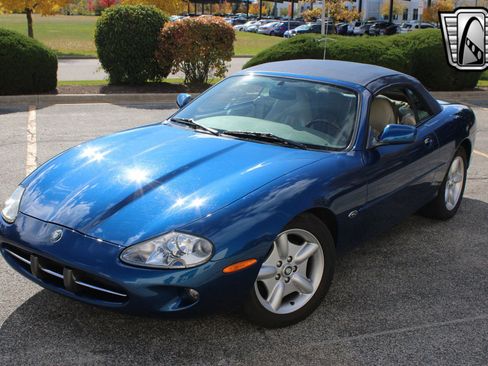 Used 1998 Jaguar XK8 Convertible image 13