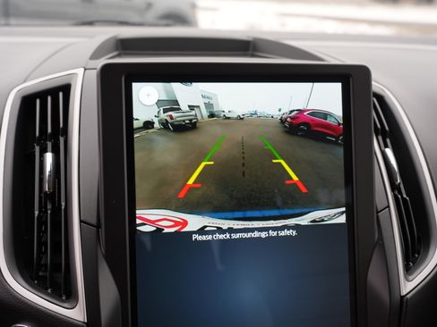 Used 2024 Ford Edge SE image 34