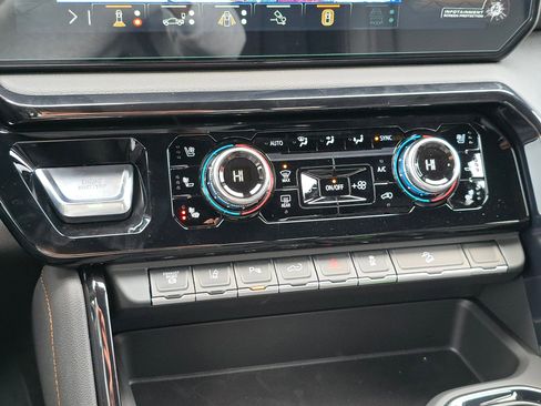 New 2026 GMC Sierra 2500 AT4 w/ AT4 Premium Plus Package image 24