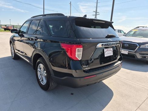 Used 2022 Ford Explorer XLT AWD/4WD image 8