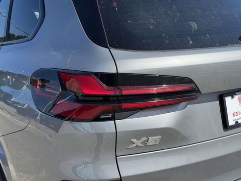 Used 2024 BMW X5 xDrive40i w/ M Sport Package AWD/4WD image 15