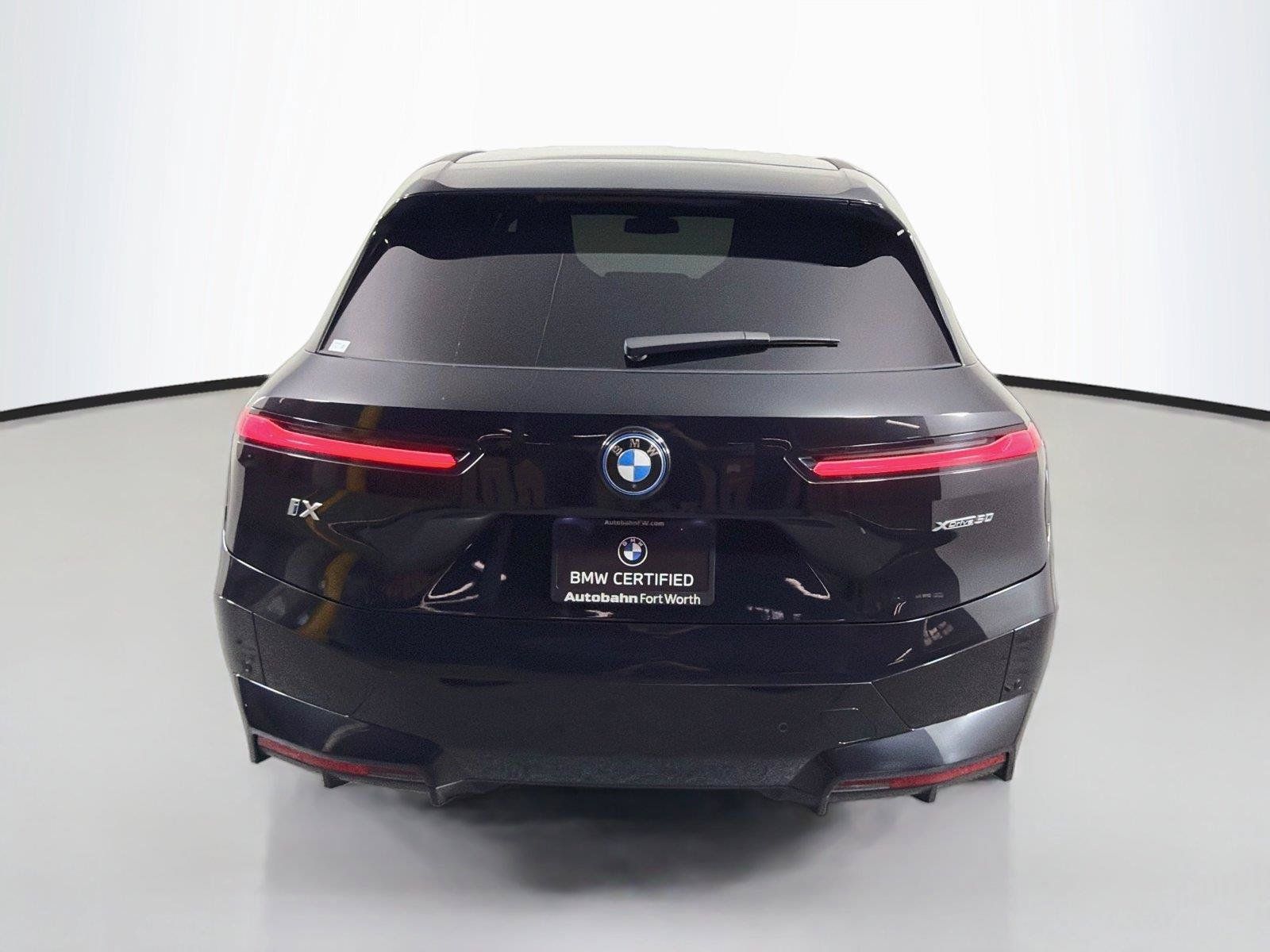 Used 2024 BMW iX xDrive50 w/ Sport Package AWD/4WD image 6