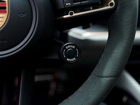 Used 2025 Porsche Cayenne GTS image 71