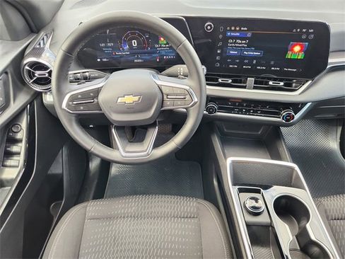 Used 2026 Chevrolet Equinox LT image 27