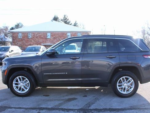 Used 2024 Jeep Grand Cherokee Laredo X w/ Luxury Tech Group I image 5