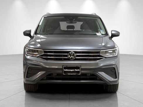 Used 2023 Volkswagen Tiguan SE w/ Panoramic Sunroof Package FWD image 8