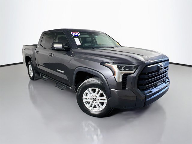Used 2023 Toyota Tundra SR5 w/ SR5 Premium Package AWD/4WD image 2