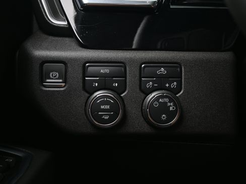Used 2024 Chevrolet Silverado 1500 LT AWD/4WD image 28