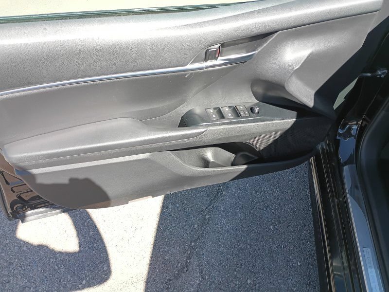 Used 2019 Toyota Camry SE FWD image 8
