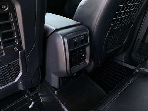 Used 2025 Ford Bronco Badlands AWD/4WD image 29
