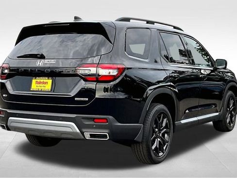 New 2025 Honda Pilot Touring image 18