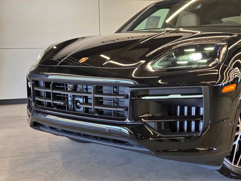 New 2026 Porsche Cayenne AWD/4WD image 23