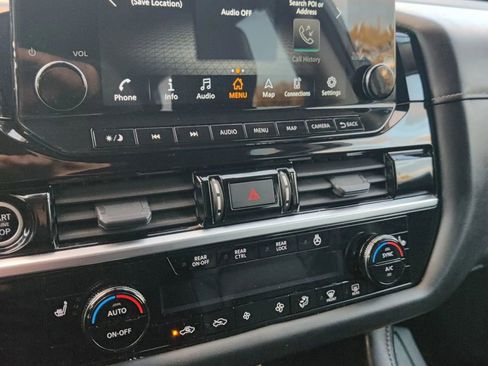 Used 2024 Nissan Pathfinder SL AWD/4WD image 30