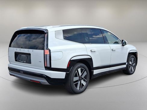 New 2026 Hyundai Ioniq 9 SEL image 7