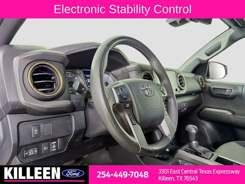 Used 2023 Toyota Tacoma TRD Off-Road image 10