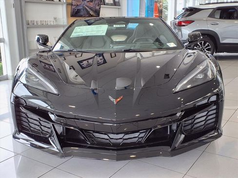 New 2026 Chevrolet Corvette E-Ray image 2