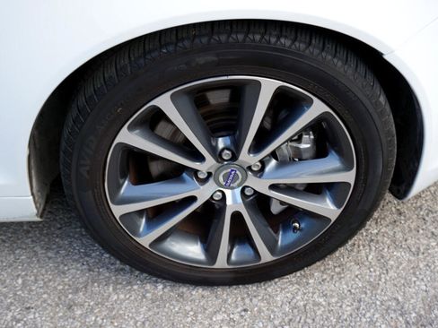 Used 2011 Volvo C70 T5 image 12