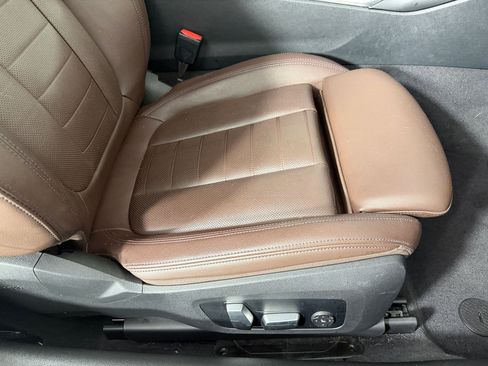 Used 2024 BMW 430i Convertible w/ Premium Package RWD image 32