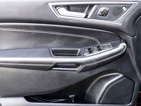 Used 2024 Ford Edge Titanium image 10