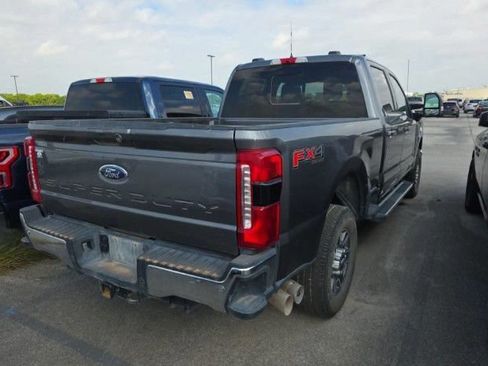 Used 2024 Ford F250 Lariat w/ FX4 Off-Road Package AWD/4WD image 3