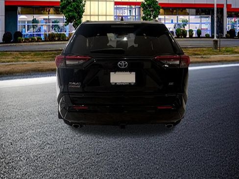 Used 2021 Toyota RAV4 SE w/ Weather & Moonroof Package AWD/4WD image 7