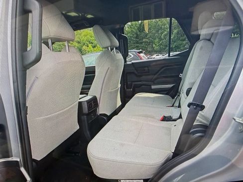 Used 2025 Toyota 4Runner SR5 AWD/4WD image 7
