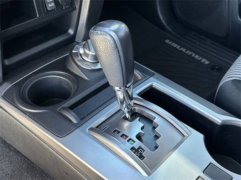 Used 2016 Toyota 4Runner SR5 image 31