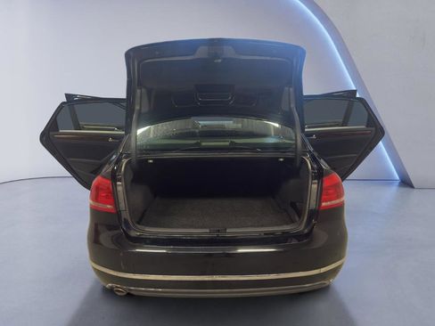 Used 2013 Volkswagen Passat TDI SEL Premium image 11