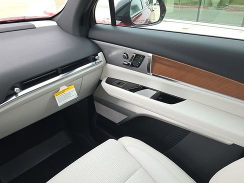 New 2026 Cadillac Vistiq Sport w/ LPO, Floor Liner Package image 21