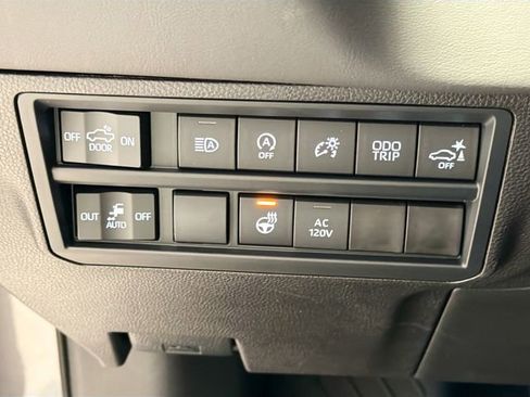 New 2026 Toyota Tundra Platinum image 9