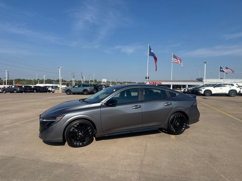 Used 2026 Nissan Sentra SR w/ Floor Mat Package FWD image 12