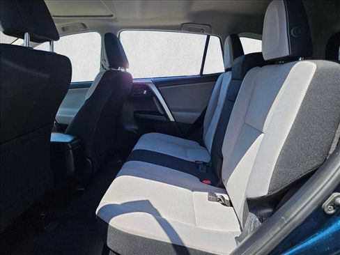 Used 2017 Toyota RAV4 XLE AWD/4WD image 18