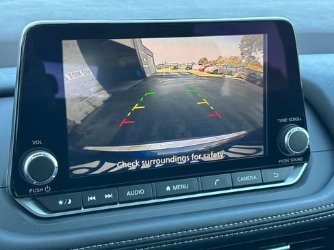 Used 2023 Nissan Rogue SV w/ SV Premium B Package image 17