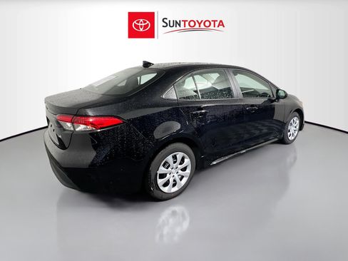 Used 2025 Toyota Corolla LE image 4